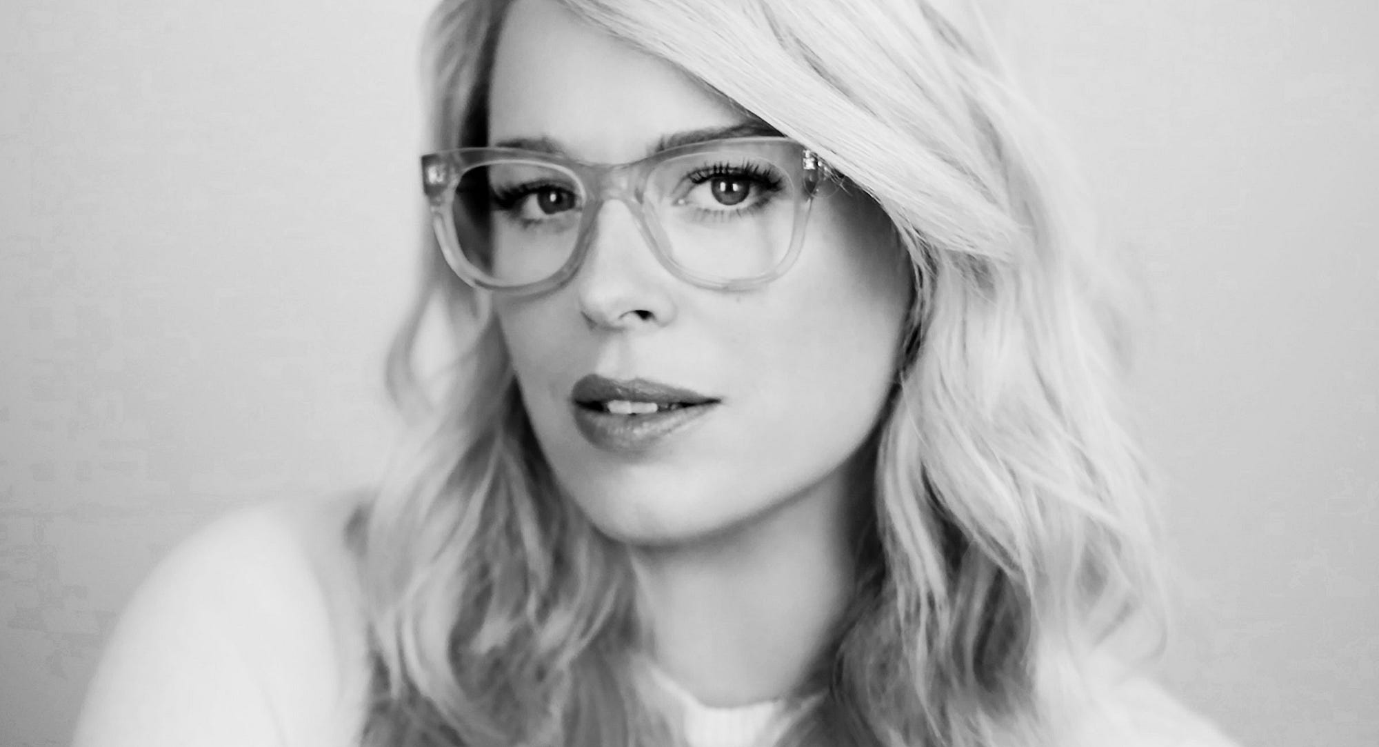 amanda-de-cadenet-s-instagram-twitter-facebook-on-idcrawl