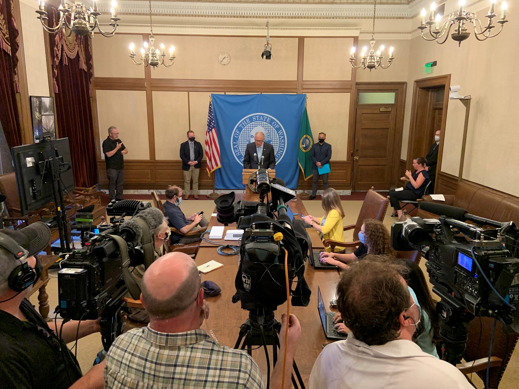 Inslee announces educator vaccination requirement and statewide indoor mask mandate by Governor Jay Inslee Medium
