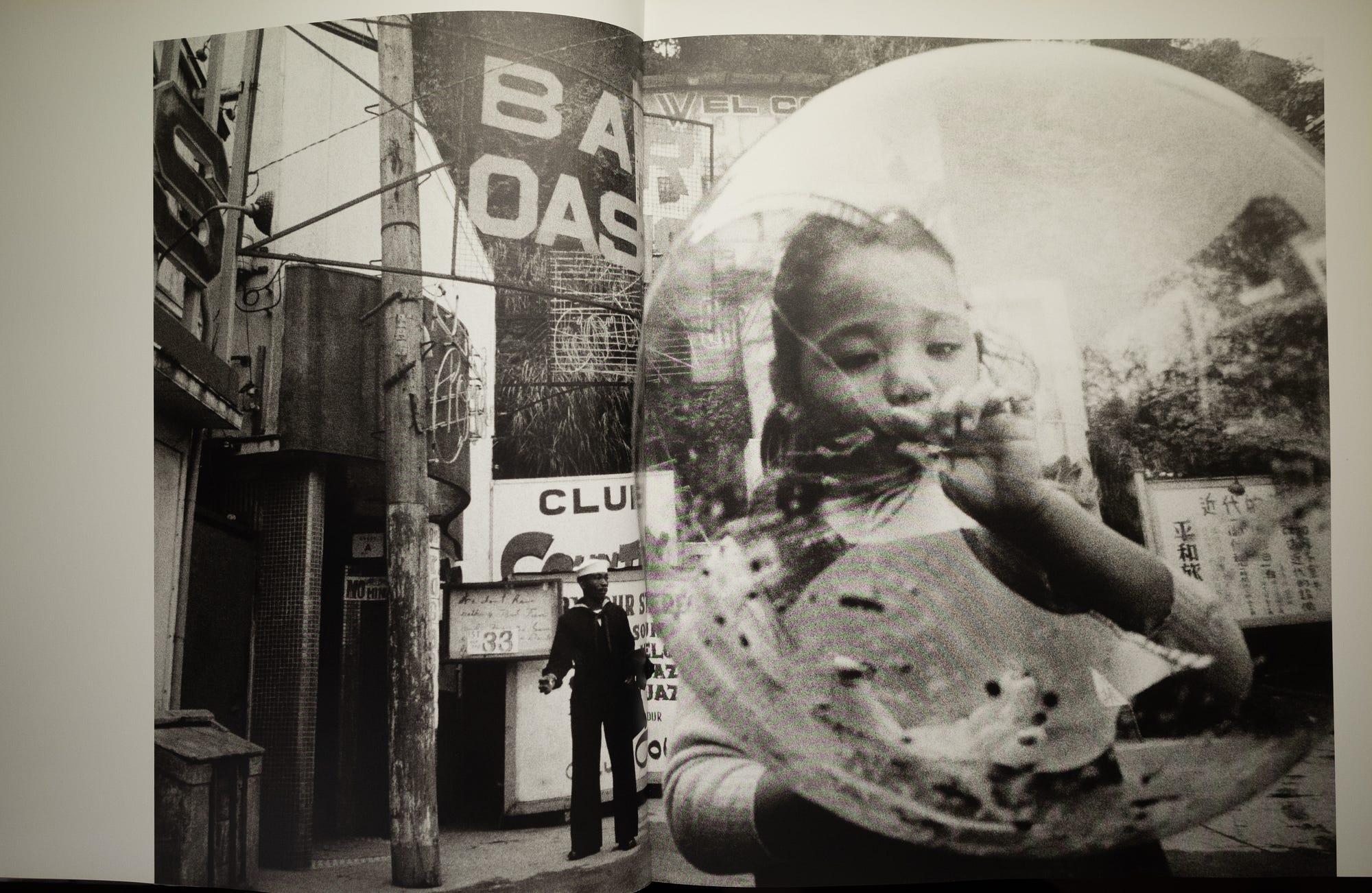 Devouring Photobook #10 — Chewing gum and chocolate — by Shomei