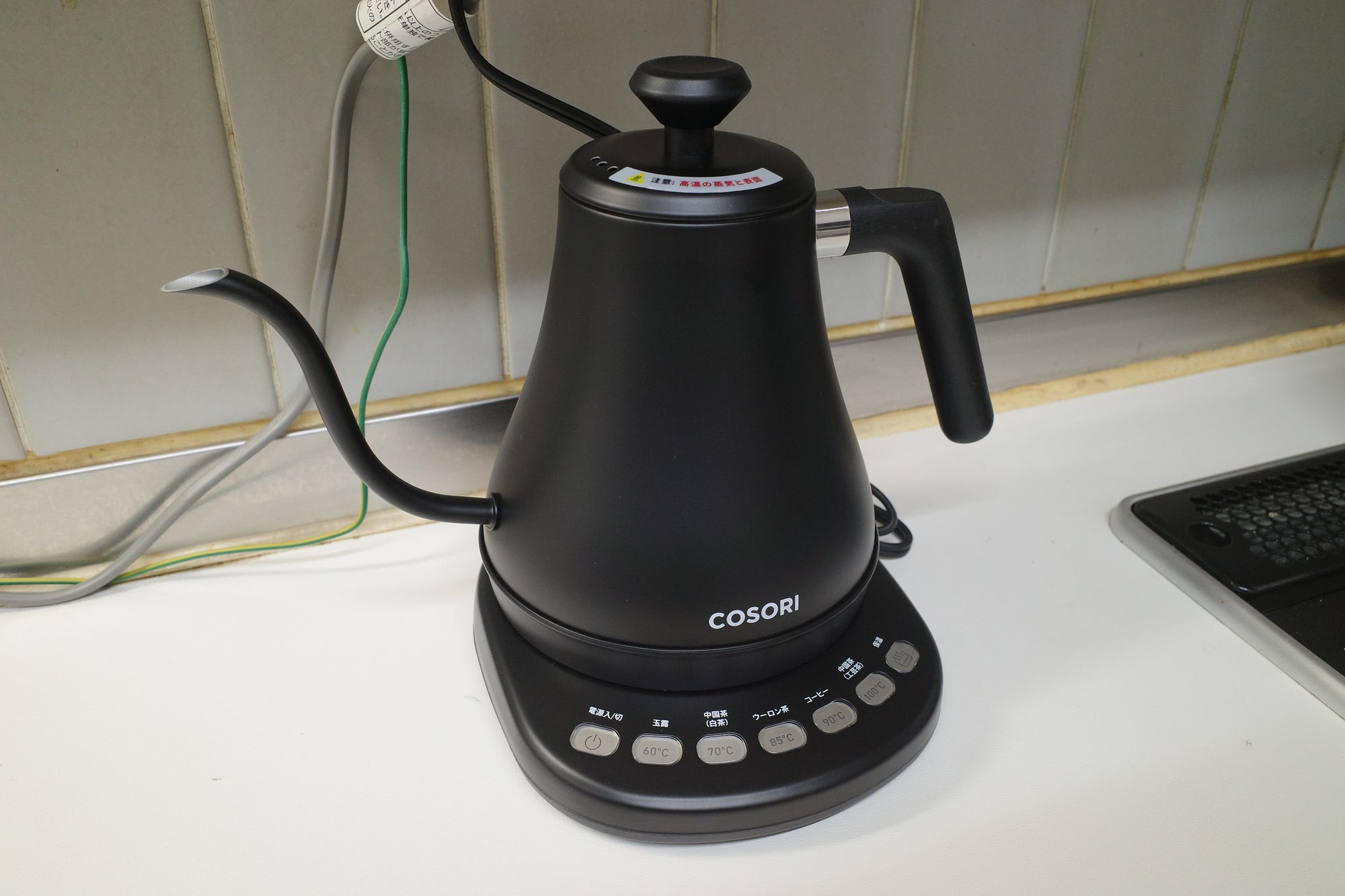 COSORI 電気ケトル　ブラック　おしゃれ 飲みたいお茶の数だけスイッチがある、すばらしすぎるUIのCOSORIの電気