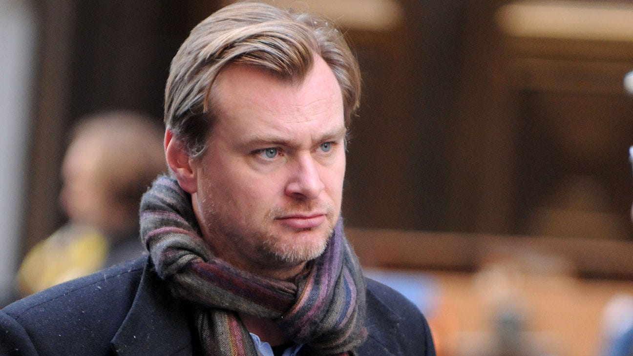 TecMundo no LinkedIn: Diretor Christopher Nolan não usa celular e