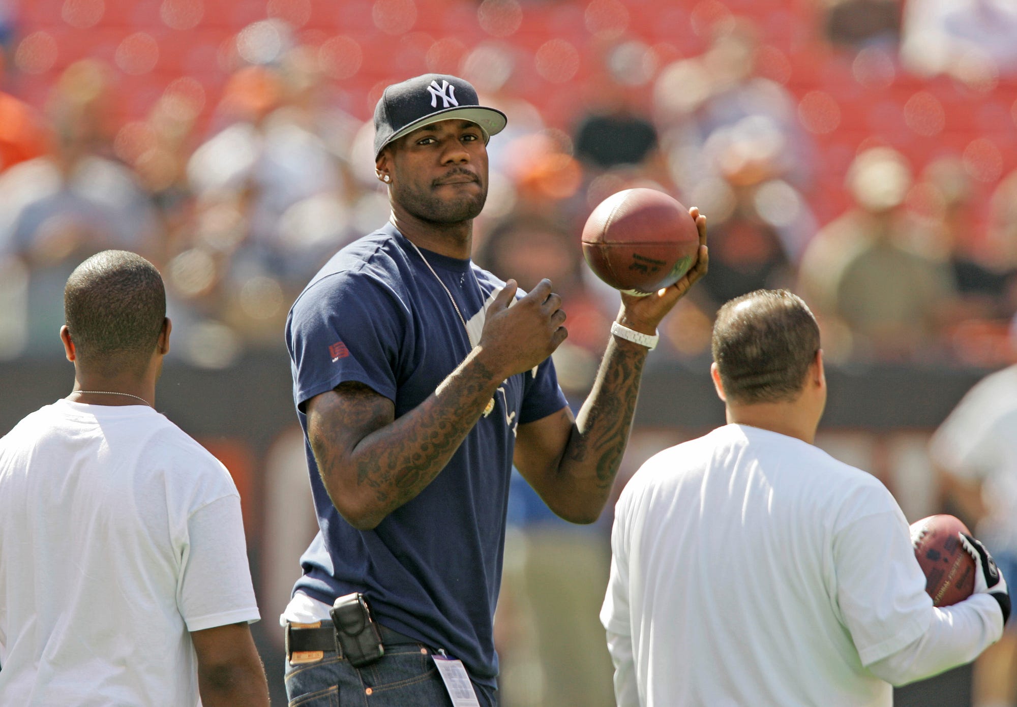 Browns sign LeBron James to play QB