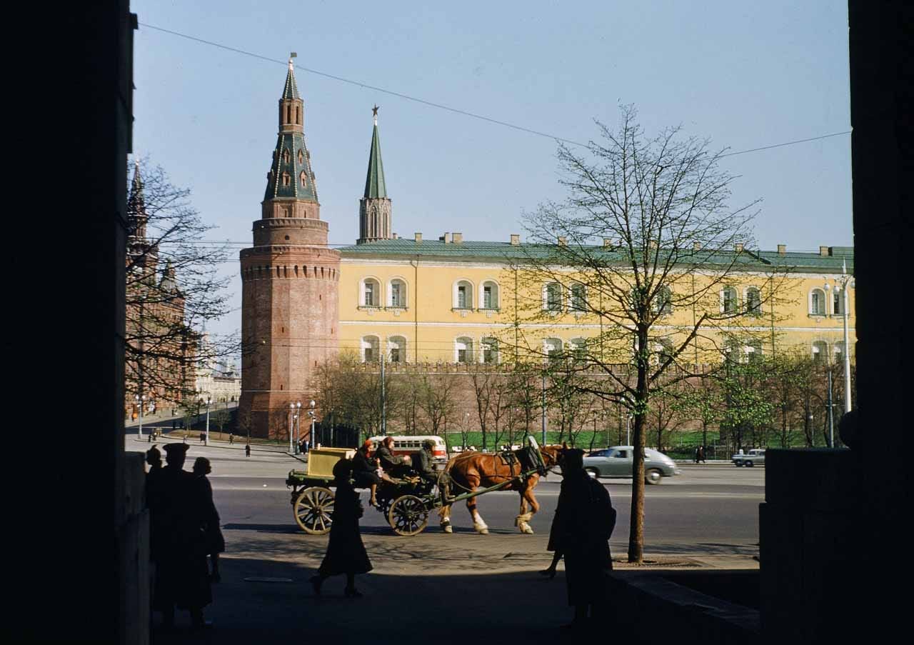 Вокруг посольства США. Фотографии Москвы 1950-х | by MosTrip | Moscowww |  Medium