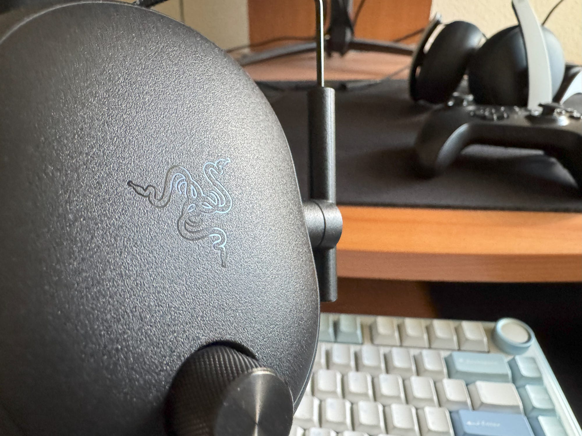 The Coolest Razer Headset Threw Out the Design Rulebook | by Alex