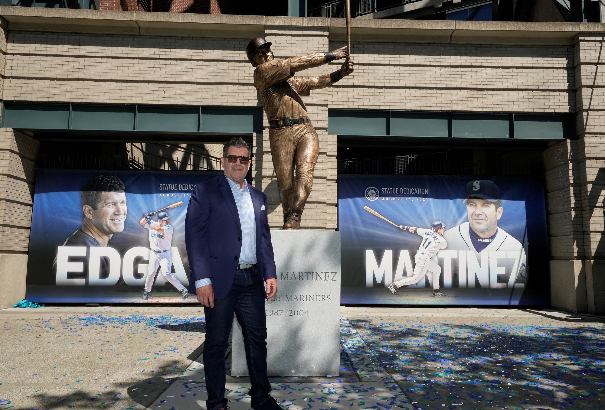 Mariners Unveil Statue of Edgar Martinez Outside T-Mobile Park, by  Mariners PR