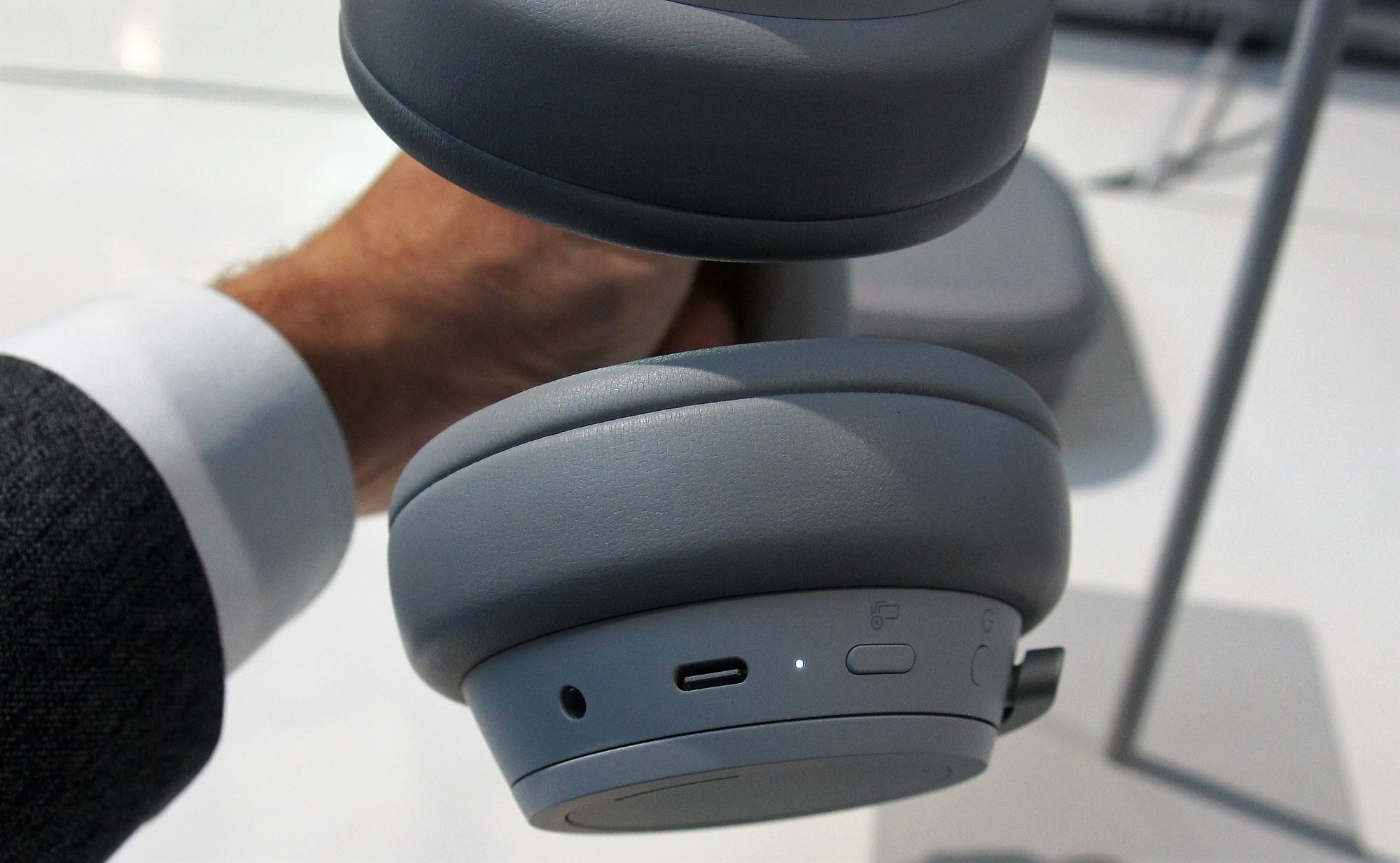 Understanding Microsoft's New Surface Headphones | by Lance