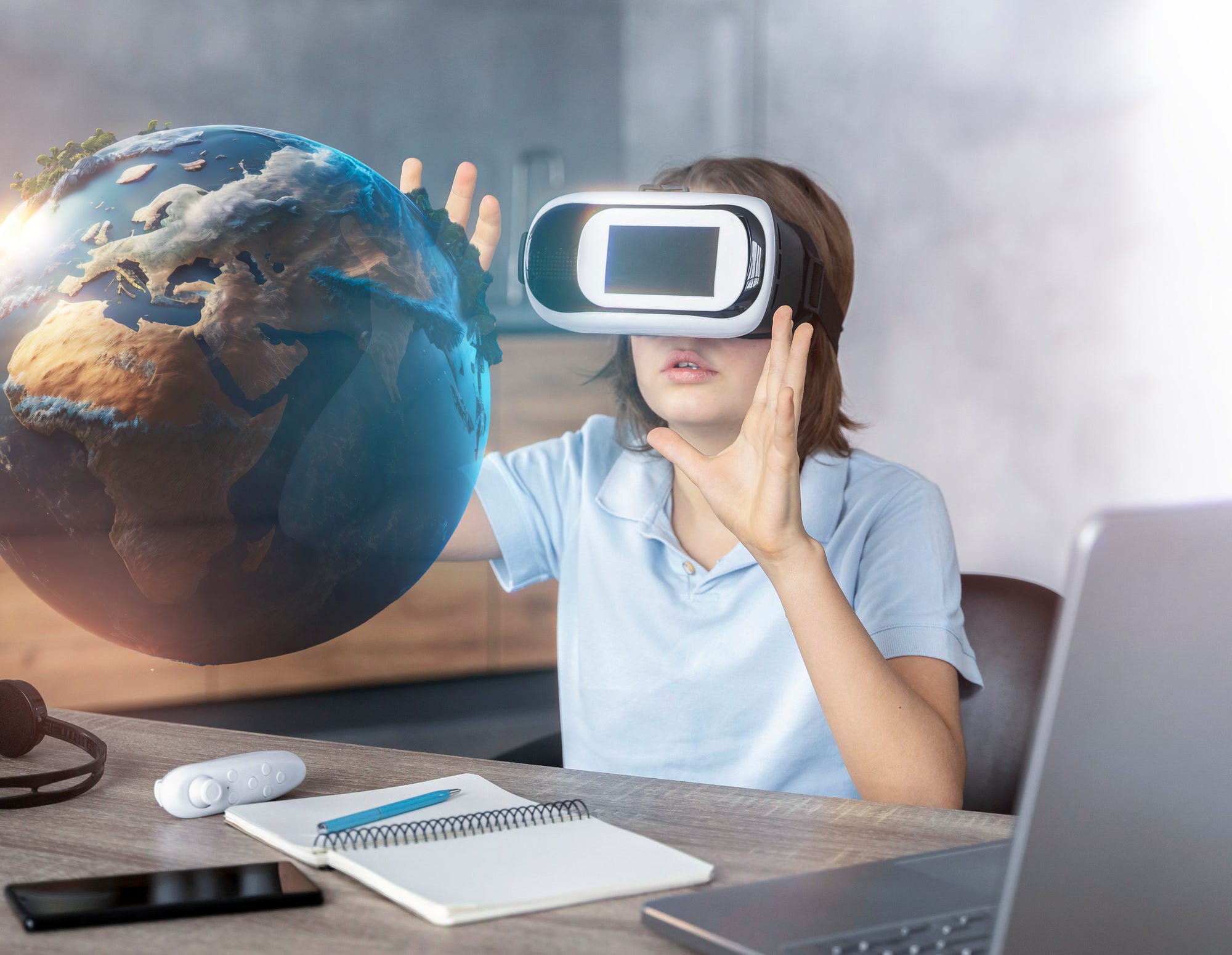 Revolutionizing Education: The Impact of Technology in the 21st Century - Virtual Reality and Augmented Reality in Education