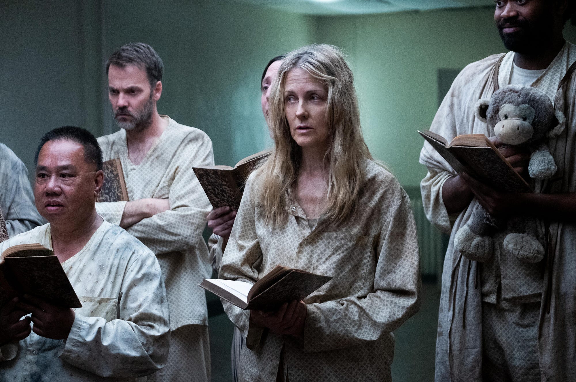 пациенты сериал. на реальных событиях про психбольницы. побег из сумасшедшего дома 2019 история нелли. навстречу тьме фильм 2018. бэрри уотсон навстречу тьме.