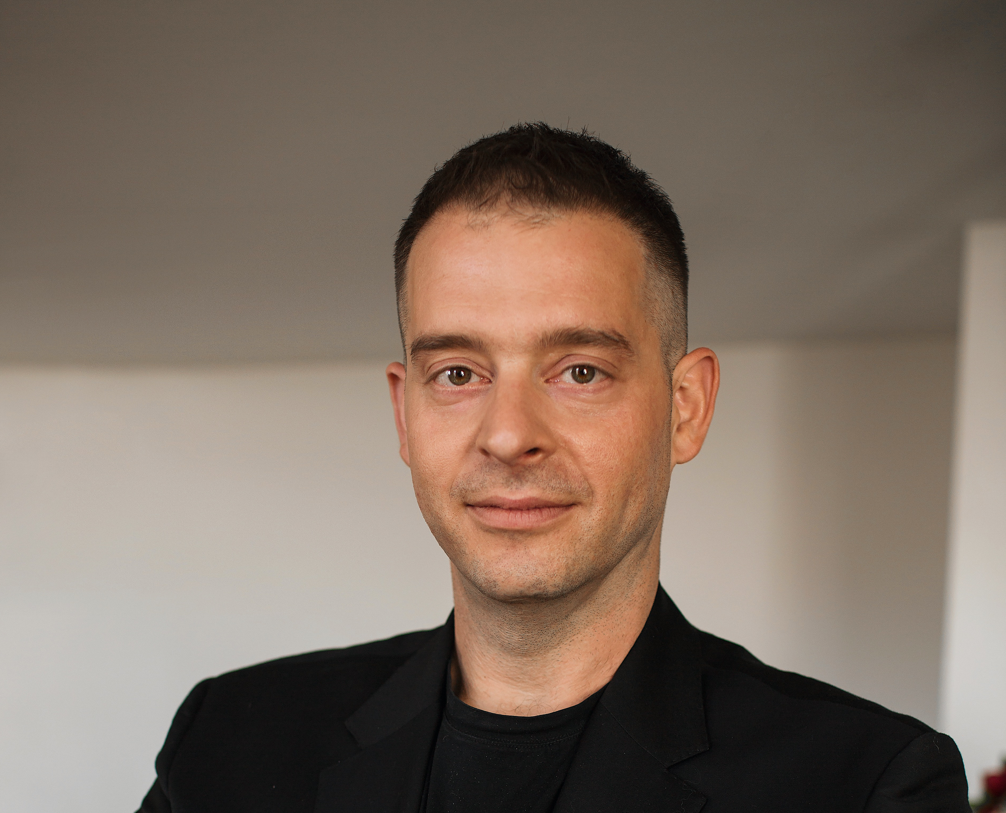 Leading From The C-Suite: Eric Benz Of Vaultz Capital PLC On Five Things  You Need To Be A Highly Effective C-Suite Executive | by Authority Magazine  Editorial Staff | Authority Magazine |