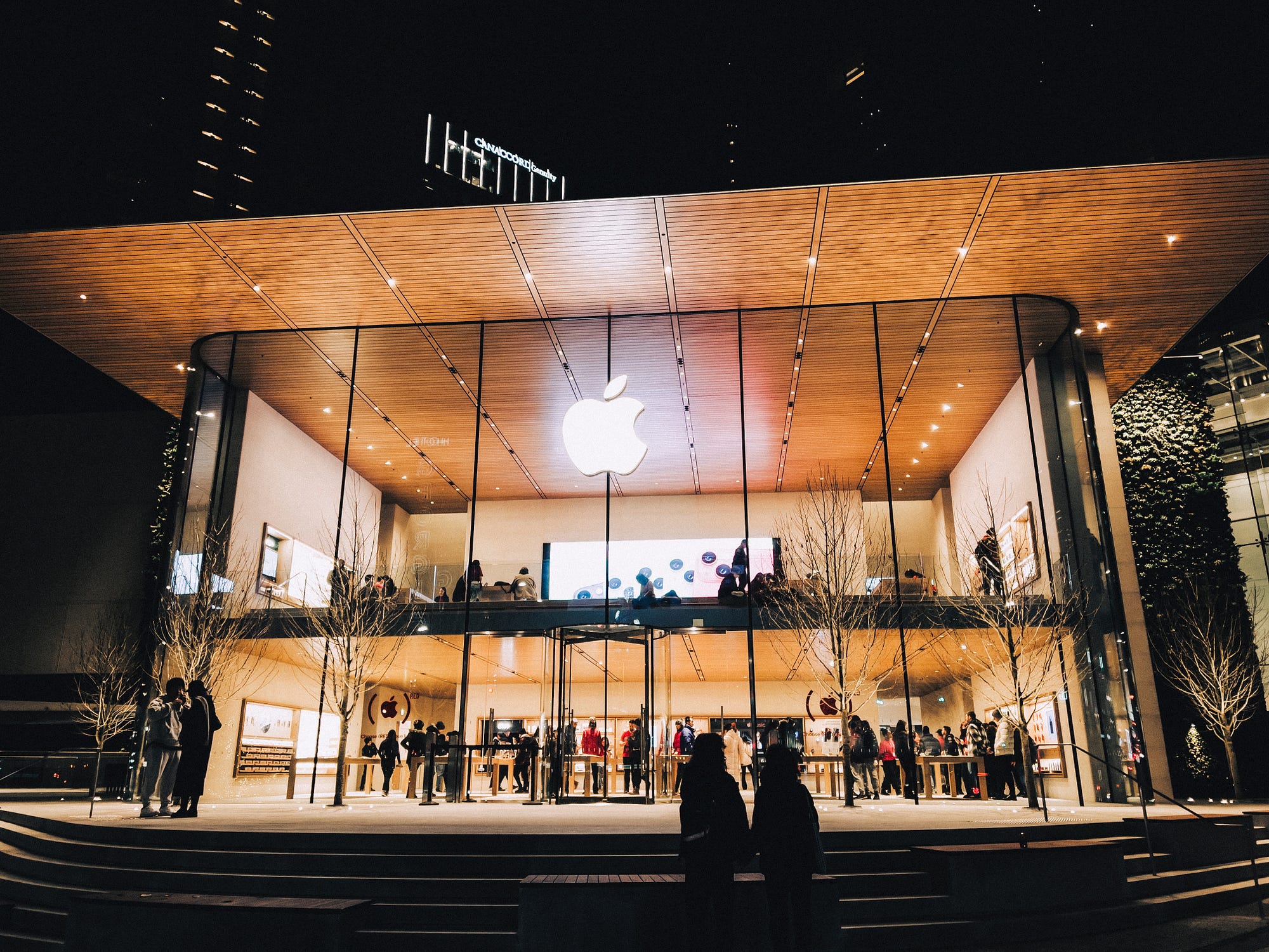 Apple,  luxury meets simplicity. How unconscious biases affect