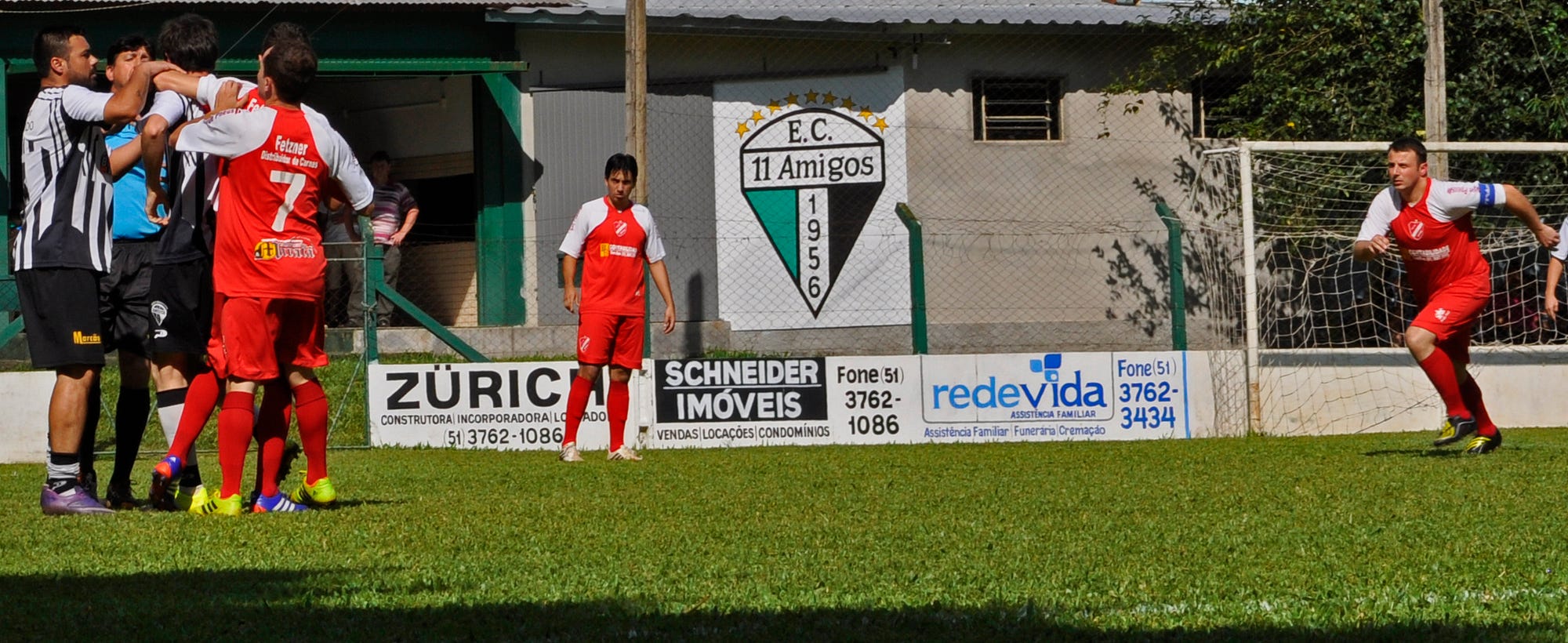 Juventude de Brochier e 11 Amigos estão a um empate da final da