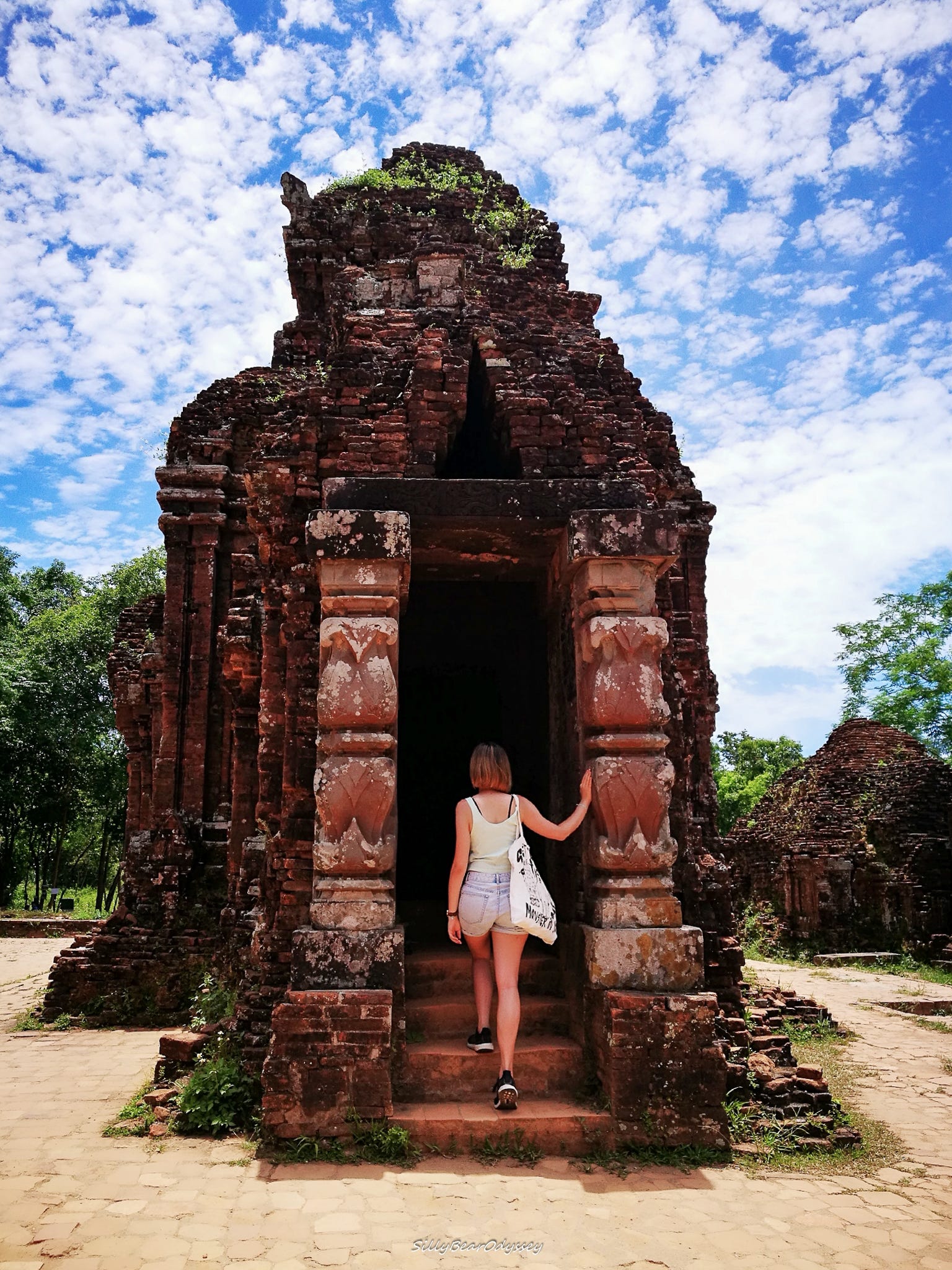 峴港。會安】(1)五日四夜越南初見(行程、住宿、包車篇). 越南峴港行程、住宿、包車篇| by 傻仔熊| 傻仔熊遊世界| Medium