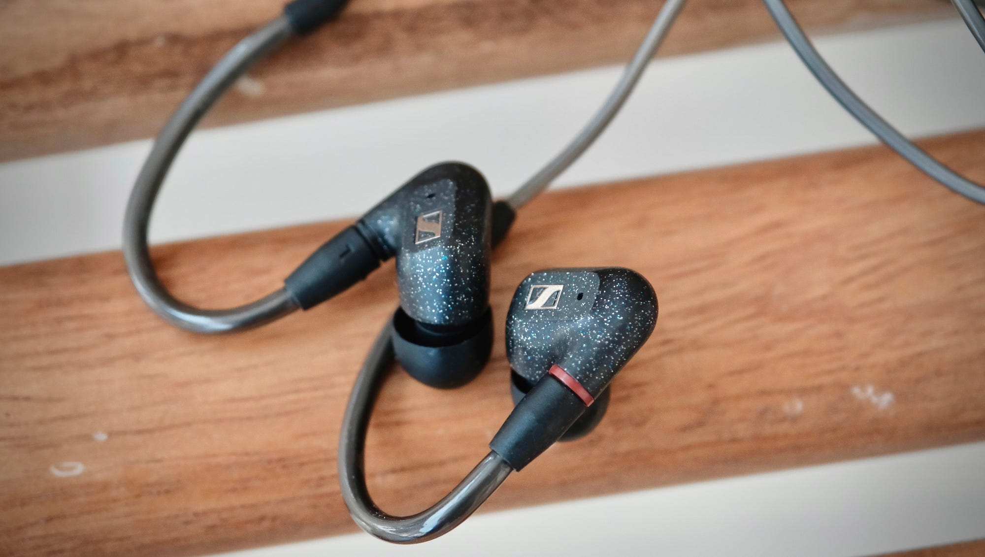 Why I Switched from AirPods Pro 2 to Wired Headphones (Sennheiser