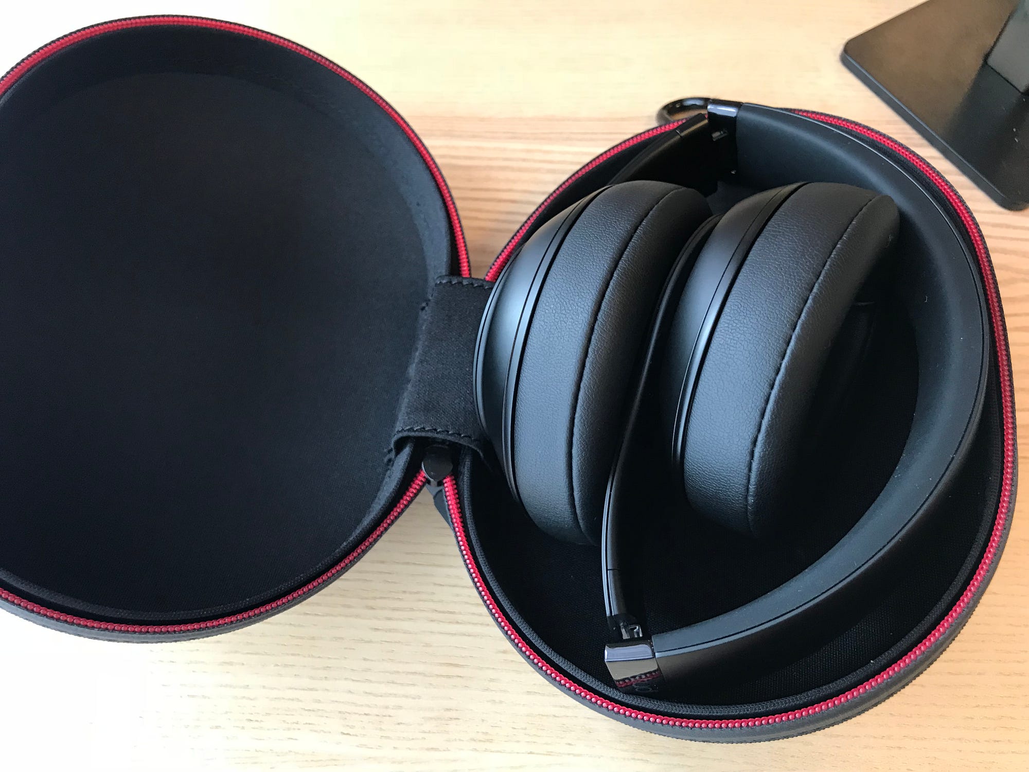 Beats Studio3 Wirelessオーバーイヤーヘッドフォンが届きました   by