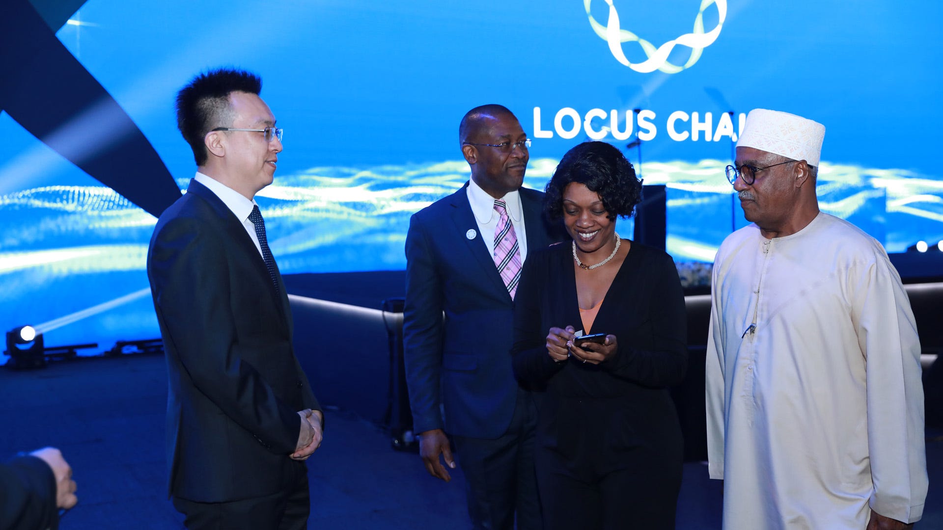 로커스체인 두바이 런칭쇼, 해외 유명인사 대거 참석. 지난 28일, 두바이의 중심지에 위치한 월드트레이드센터 4홀(Dubai… | by  로커스체인 파운데이션 | Medium