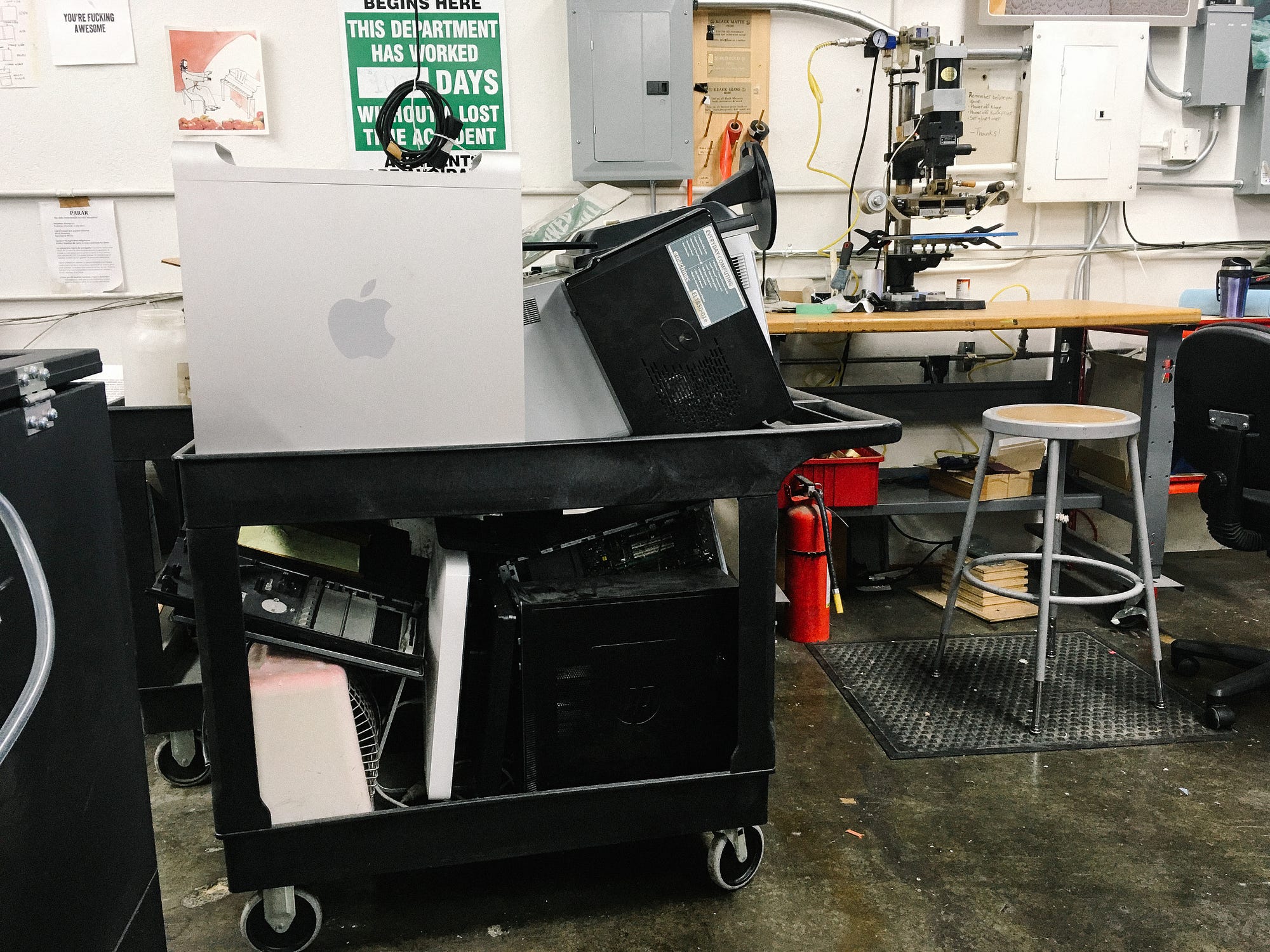 Retro Power Mac G5 Hackintosh. Rescuing a trashed retro Apple