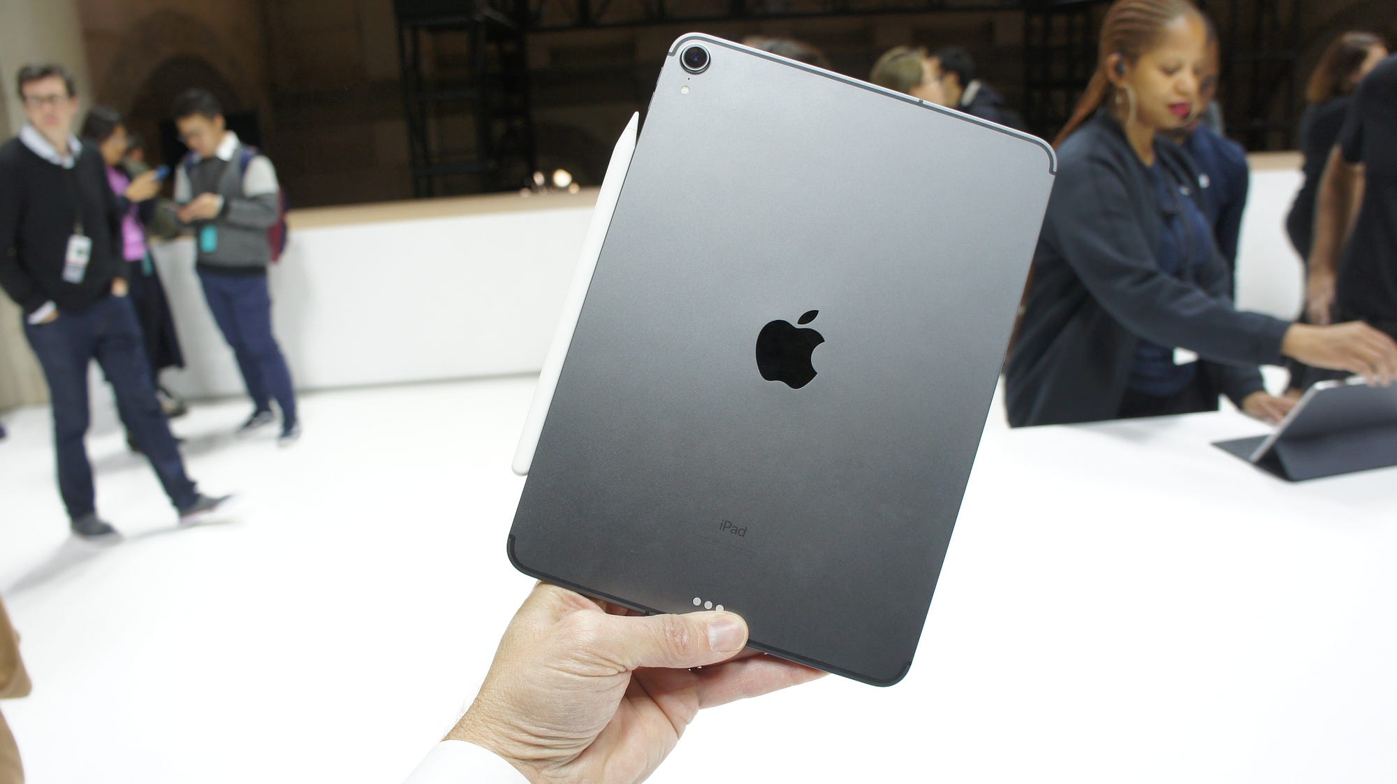 Apple Fixes the iPad Pro's Biggest Problem, by Lance Ulanoff