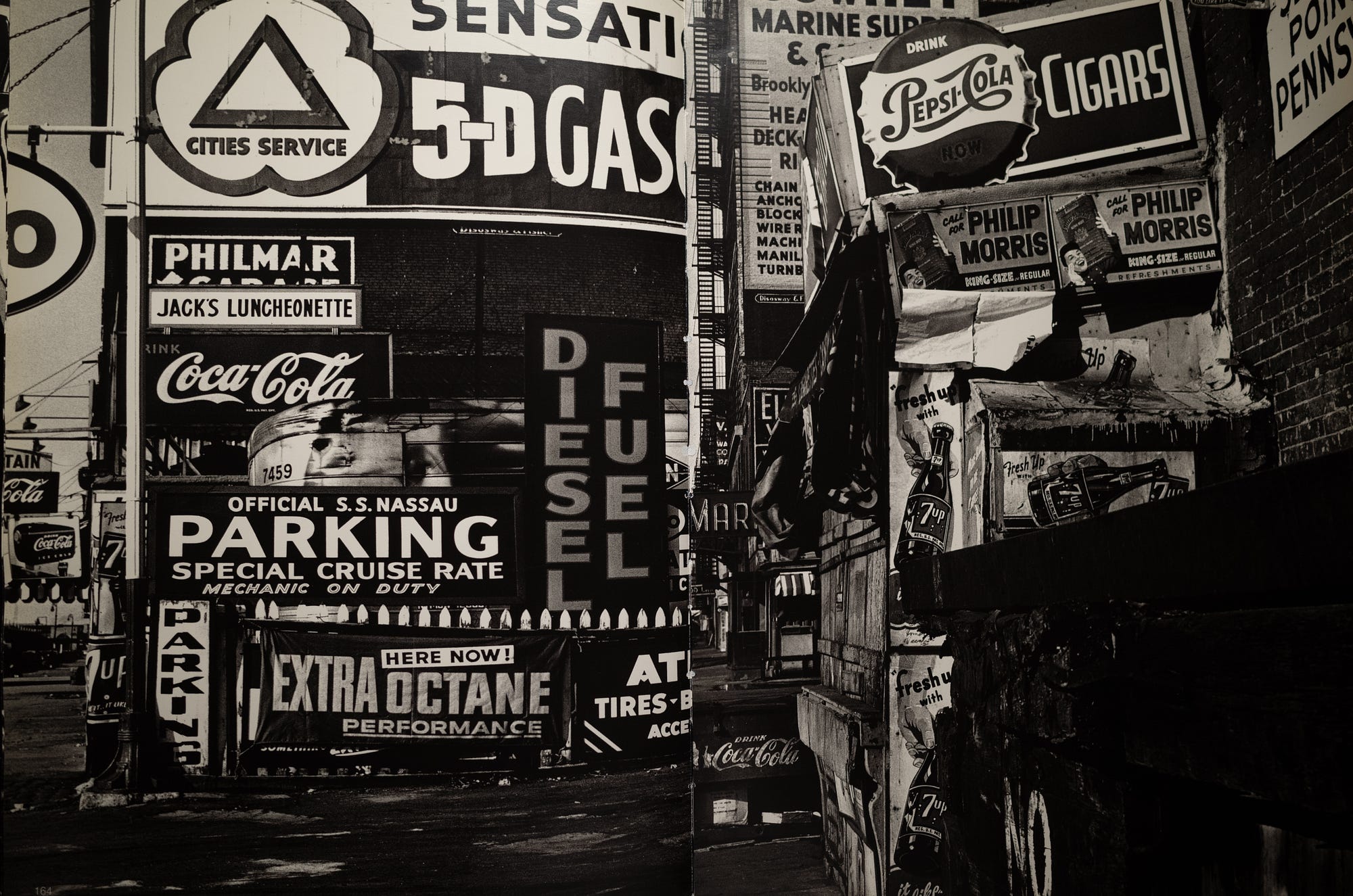 『William klein NEWYORK』 William Klein (B. 1928), Broadway and 103rd Street, New York