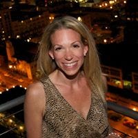 Joy Taylor – Medium