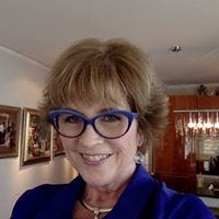 Laura Mitchell – Medium
