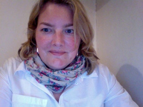 Julia Bell Medium