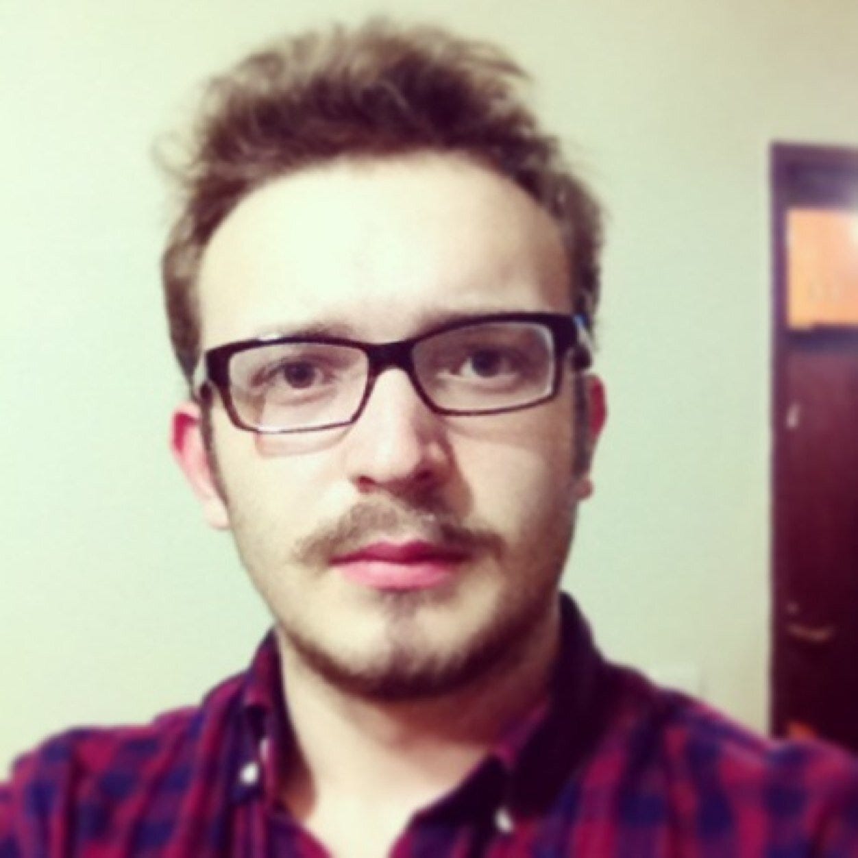 About emirhan demirba medium