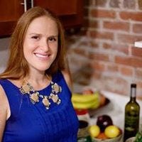 Shely Aronov – Medium