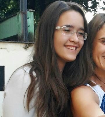 Alice Vasconcelos – Medium