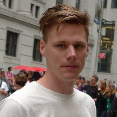 Johan Hansson – Medium