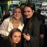 Lauren Andrews – Medium