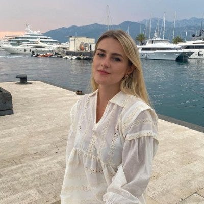About – Rosalyn Garcia – Medium