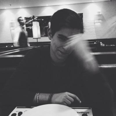 Vinicius Andrade – Medium