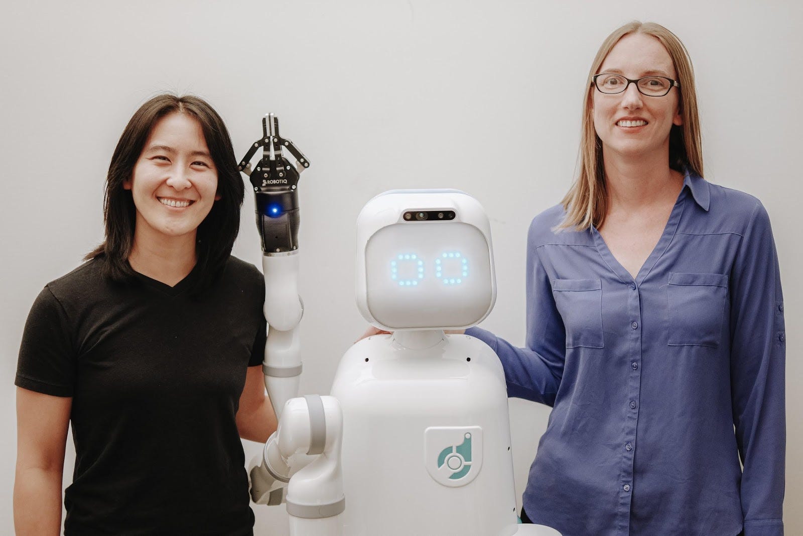 Serving Smiles With A Fro-Yo Robot - Electrical Engineering News and  Products