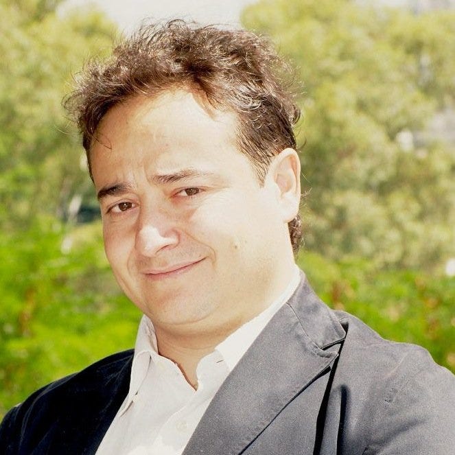 Andrés González Medium
