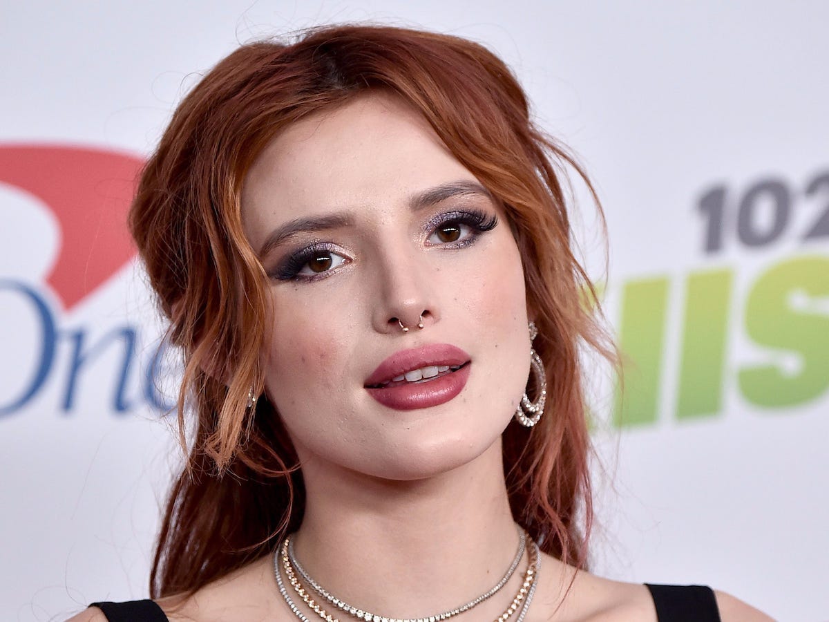 Bellapoarch bella poarch. Bella swoon. Кристен стюарт сумерки. Кристен стюарт сумерки 2008. Bella swoon.