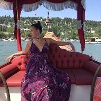 Vanessa Ross – Medium