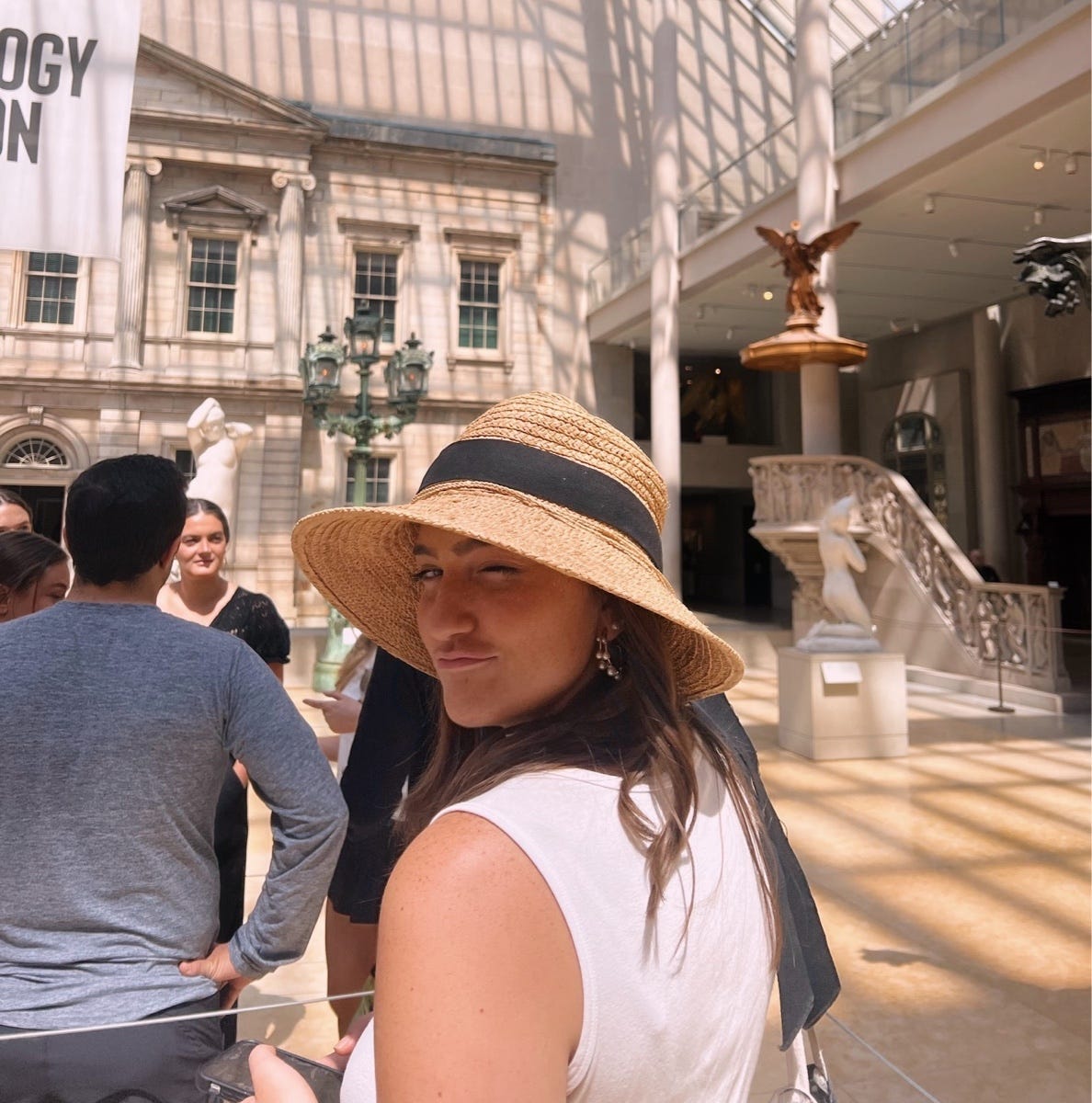 SARAHTONIN – Medium