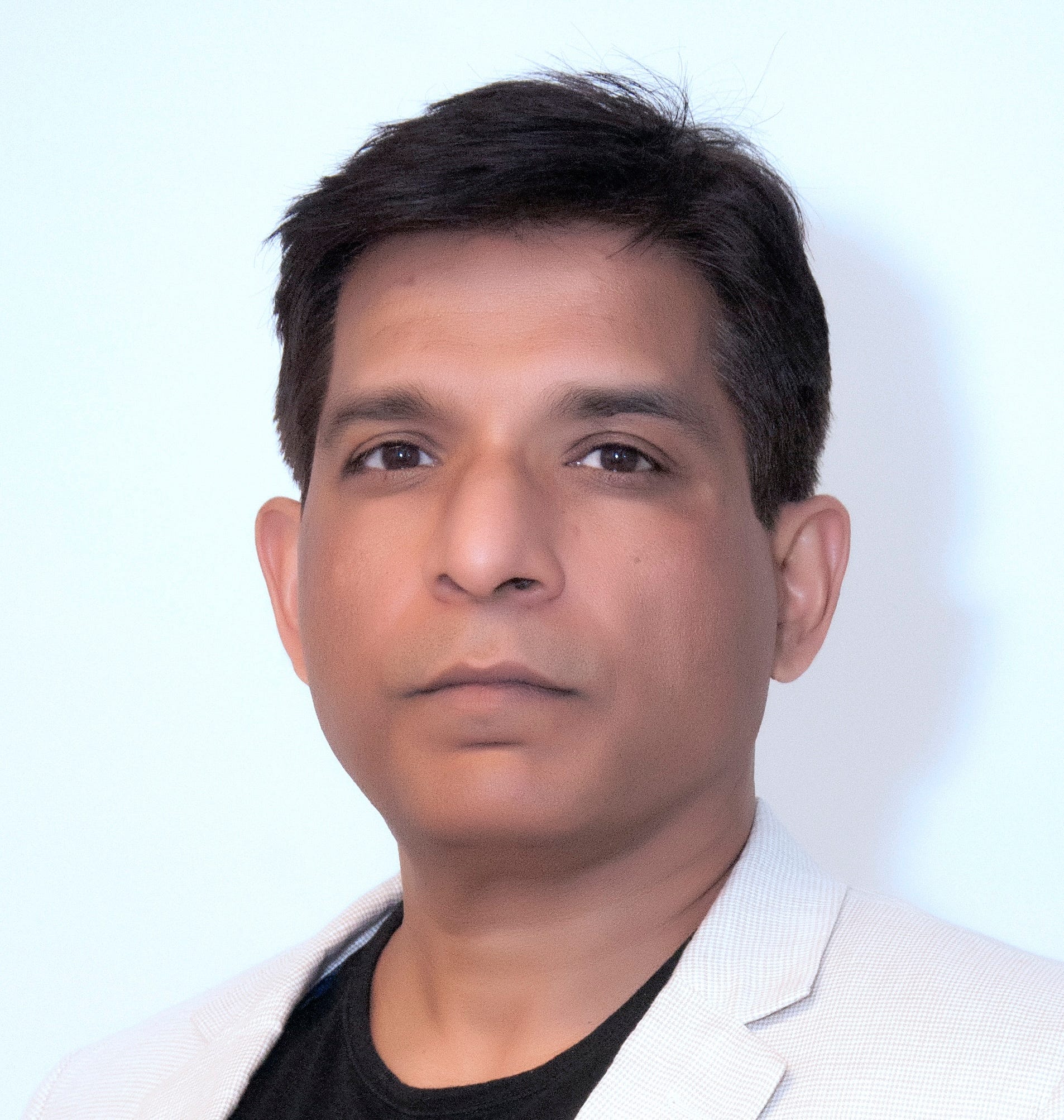 Arun saxena medium