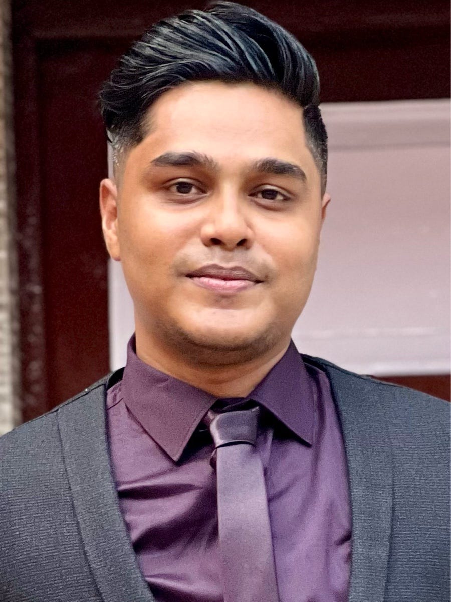 About hitesh patil medium