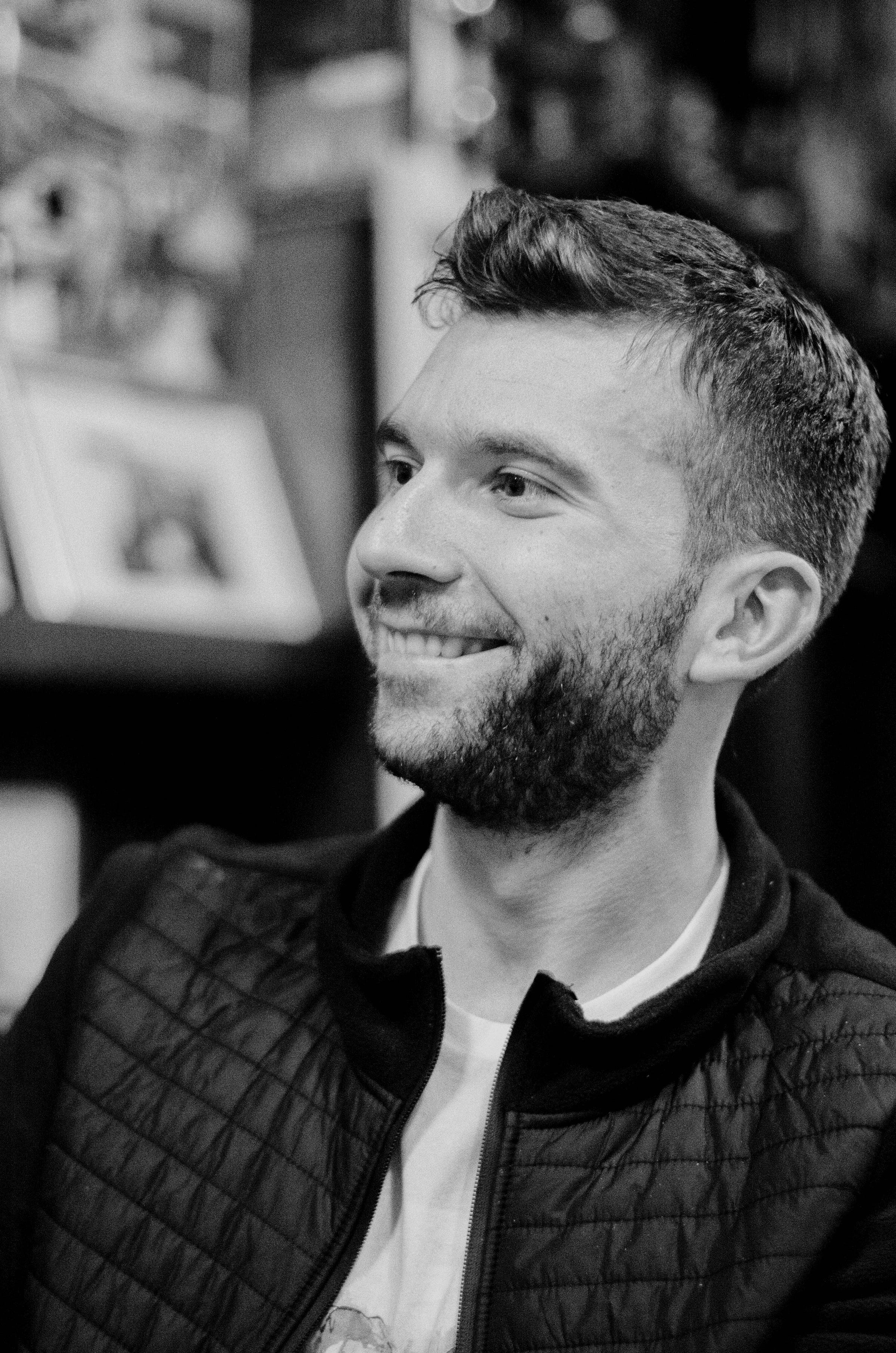 Madalin Miu – Medium