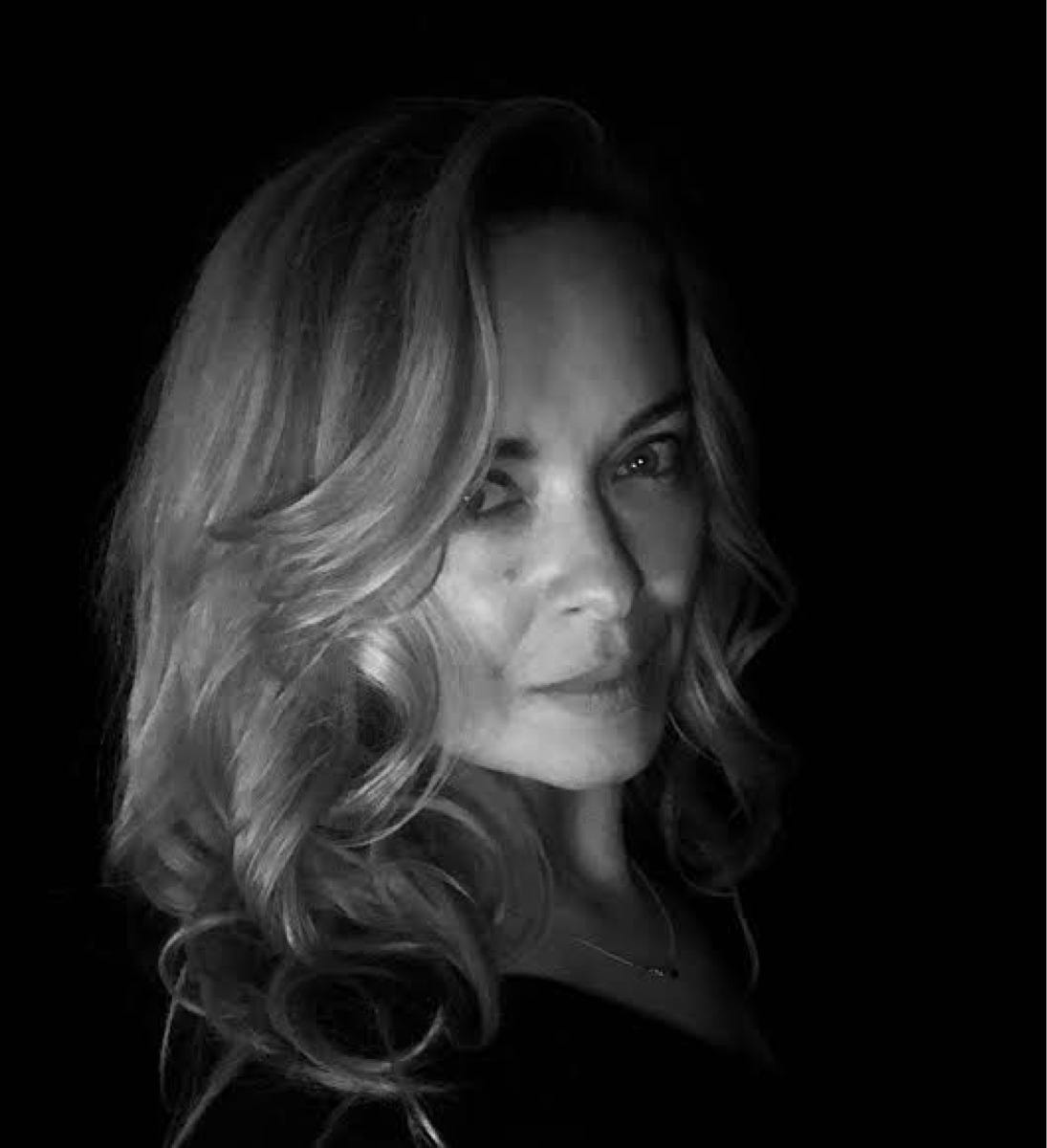 Kate Monogamish W Medium