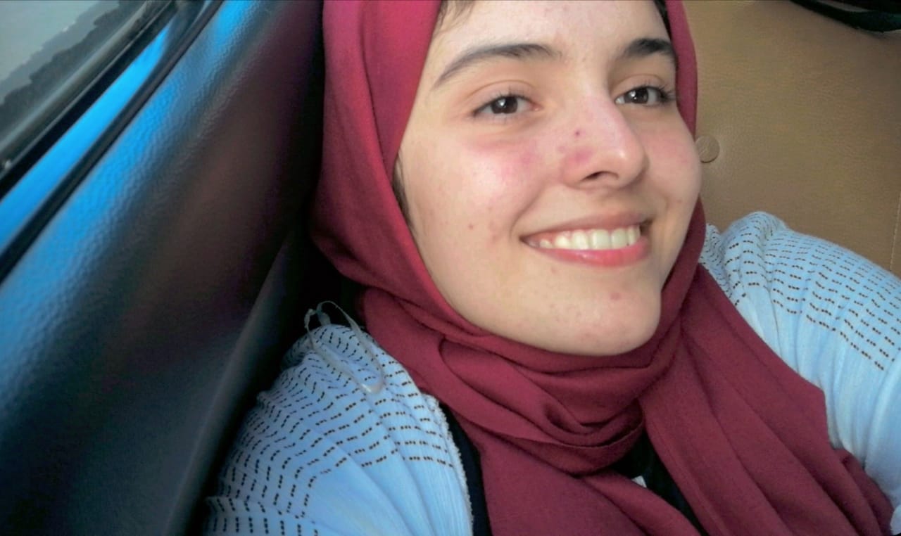 Hafsa tata medium
