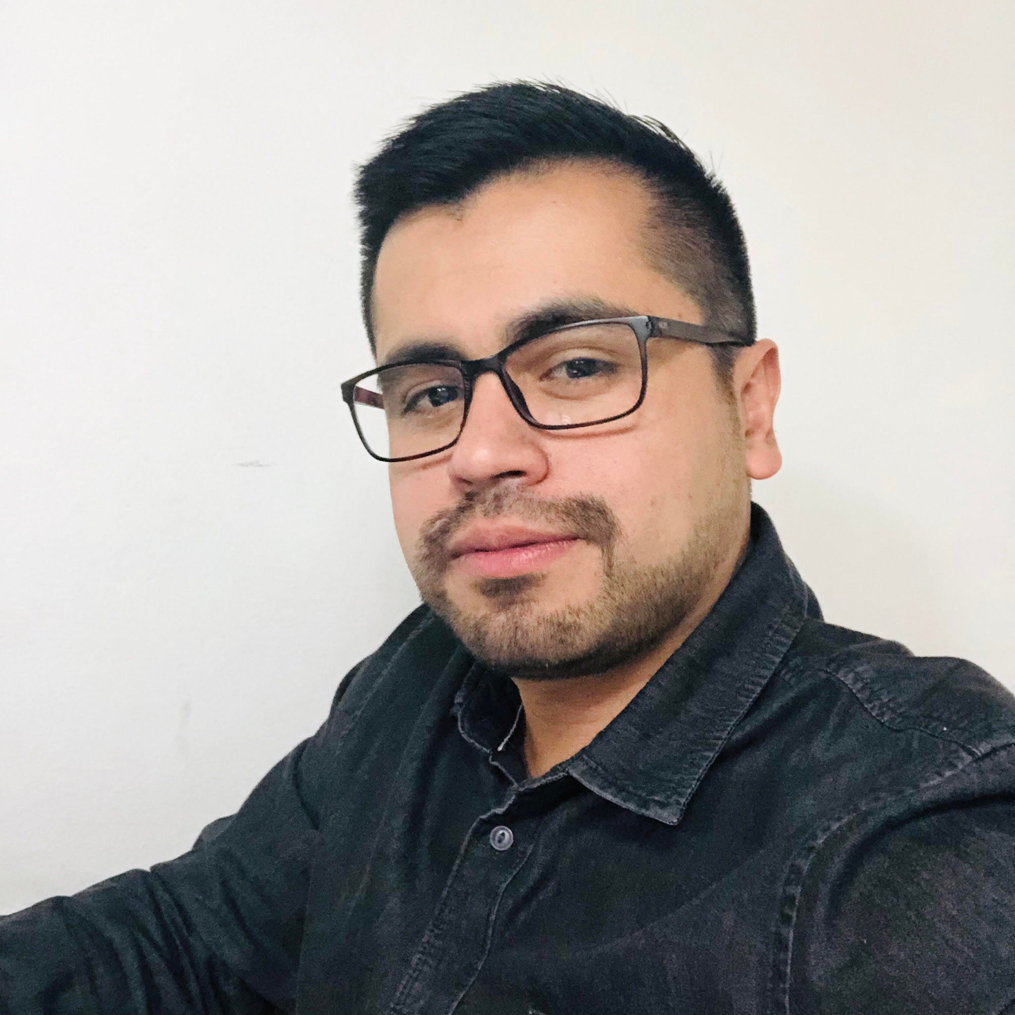 Mauricio Ponce Aparicio Medium