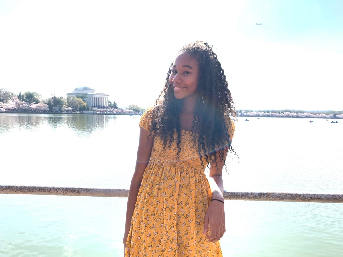 Lauren Thompson – Medium