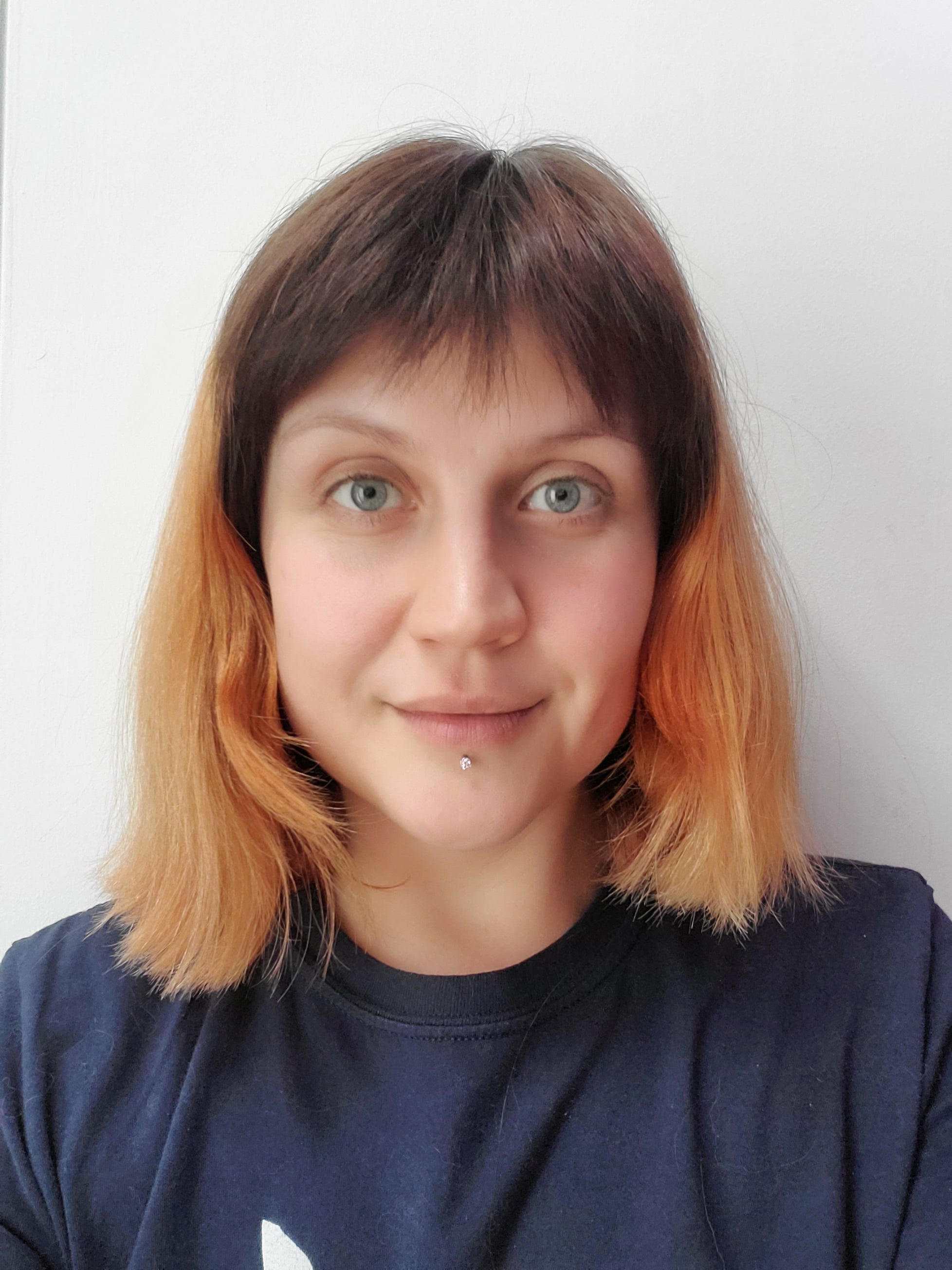 Martha Kelly – Medium