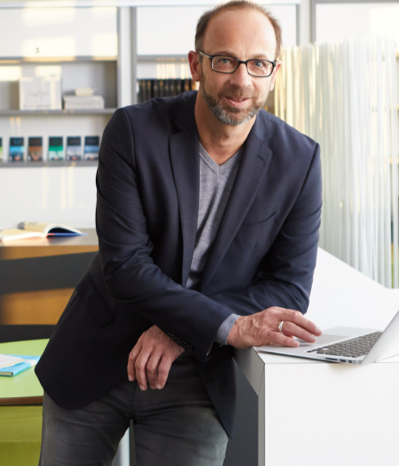 About Heinz Christian Medium