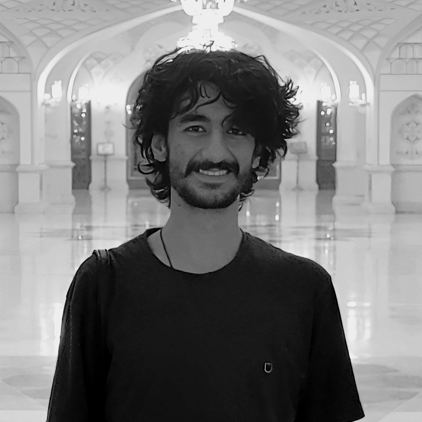 Arya Koureshi β Medium