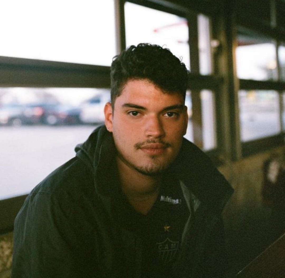 Gabriel Rennó – Medium