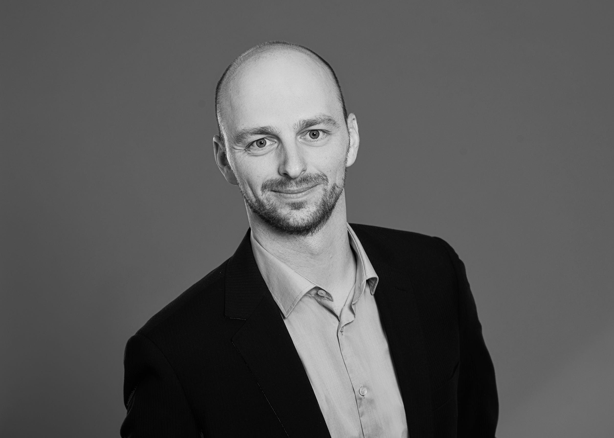 About Wolfgang Oswald Medium