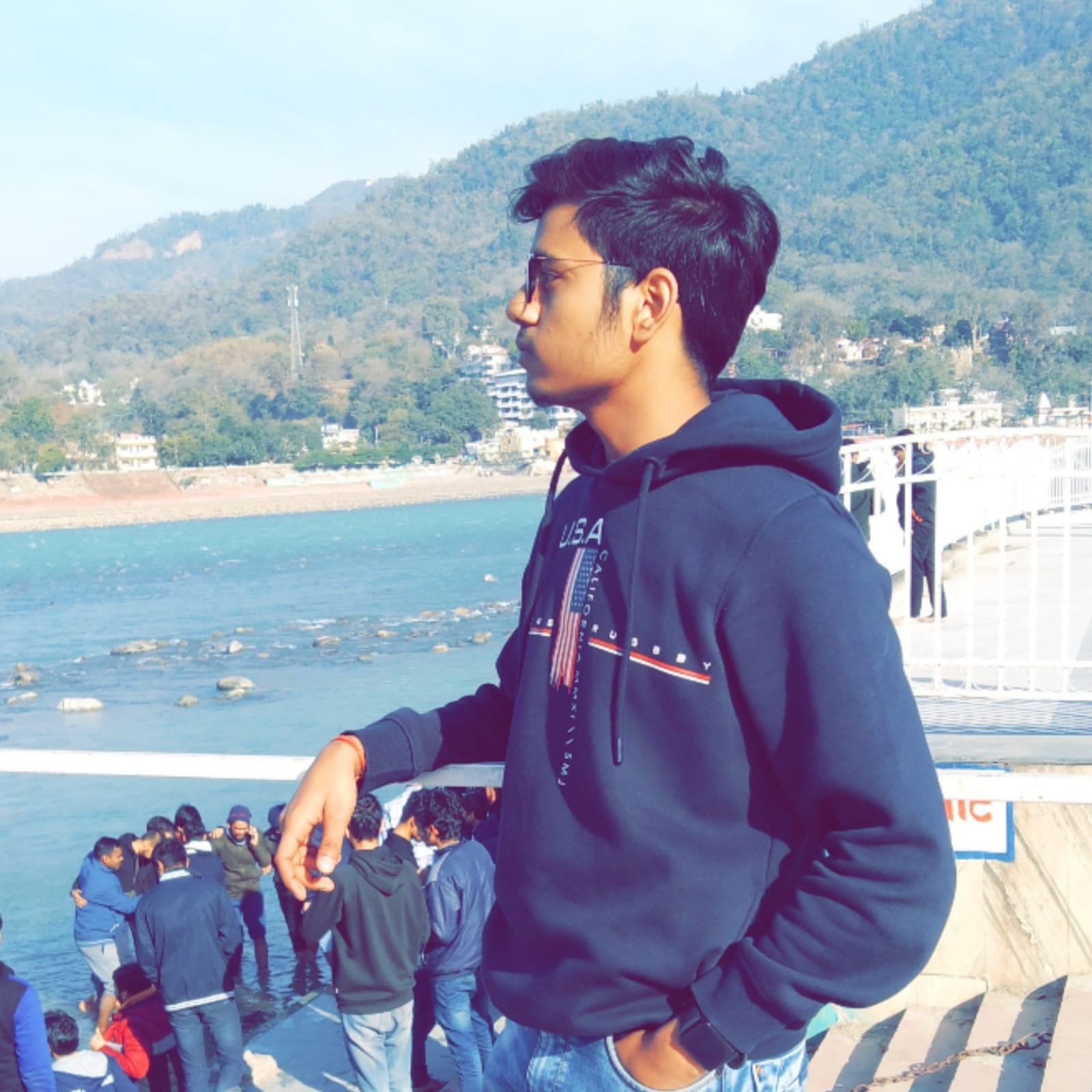 Aashu singh medium